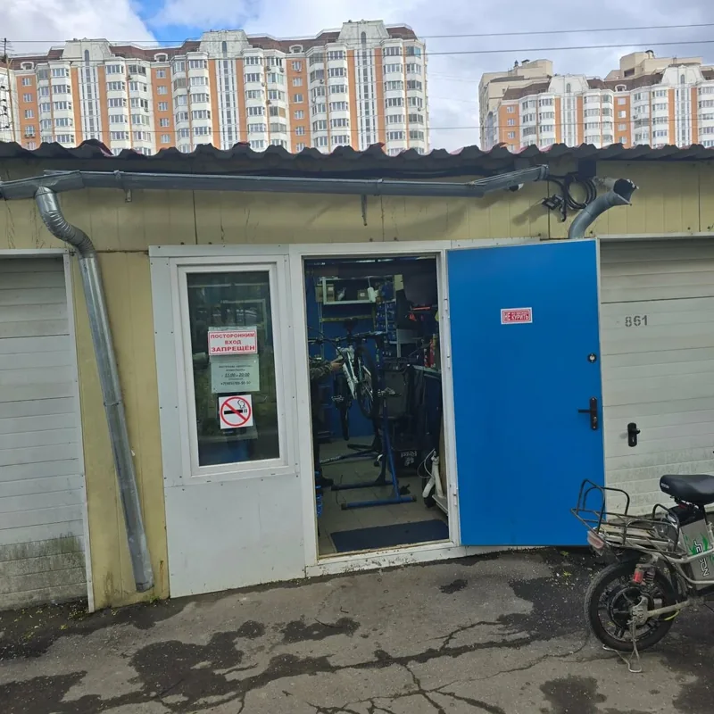 Вход в мастерскую ВелоГром на Говорова