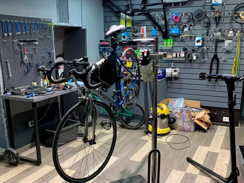 Фотография мастерской с сайта Bike Profi; дата съёмки не указана