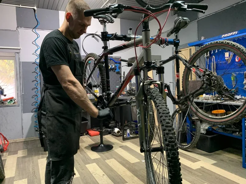 Фотография мастерской с сайта Bike Profi; дата съёмки не указана