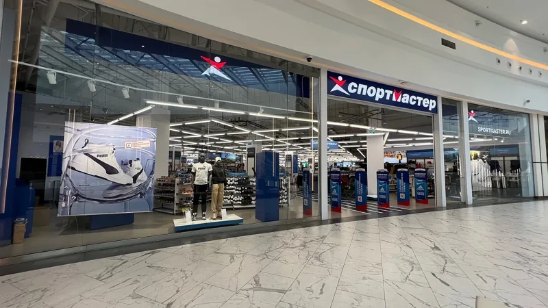 Вход «Спортмастера» на третьем этаже ТЦ «Грозный Молл»