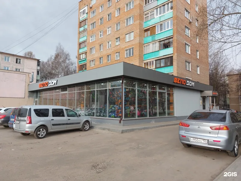 Здание магазина Велодом на проспекте Кирова, 48А